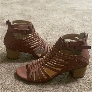 NWOT Not Rated sandals.